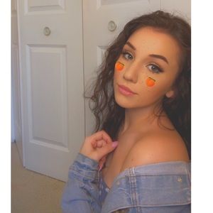 Meet your Posher, Evelyn